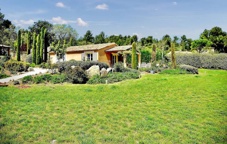 Location de vacances pour 10 personnes, avec terrasse et piscine, adapté aux familles à Saint-Saturnin-lès-Apt - 4