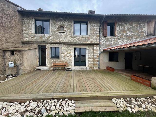 Family Room with Terrace in Val-Revermont, Jura Francais