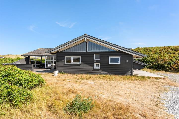 Ferieudlejning for 8 personer, med Jacuzzi og Terrasse samt Sauna i Klitmøller