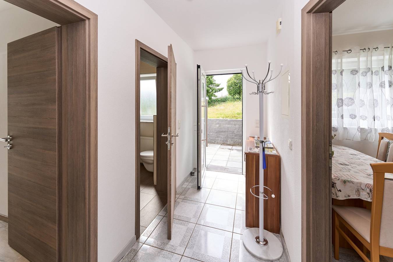 Ganze Ferienwohnung, 2-Bett-Ferienwohnung Bad/Wc, bis 3 Personen in Mehren, Vulkaneifel