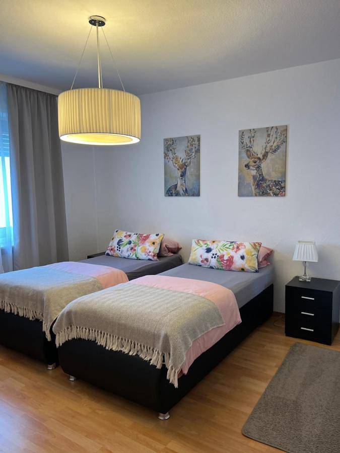 Ferienhaus für 9 Personen, mit Balkon und Terrasse in Koblenz