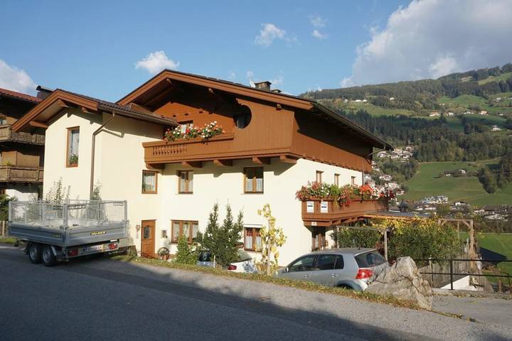 Ferienwohnung für 6 Personen, mit Balkon und Sauna sowie Ausblick, kinderfreundlich