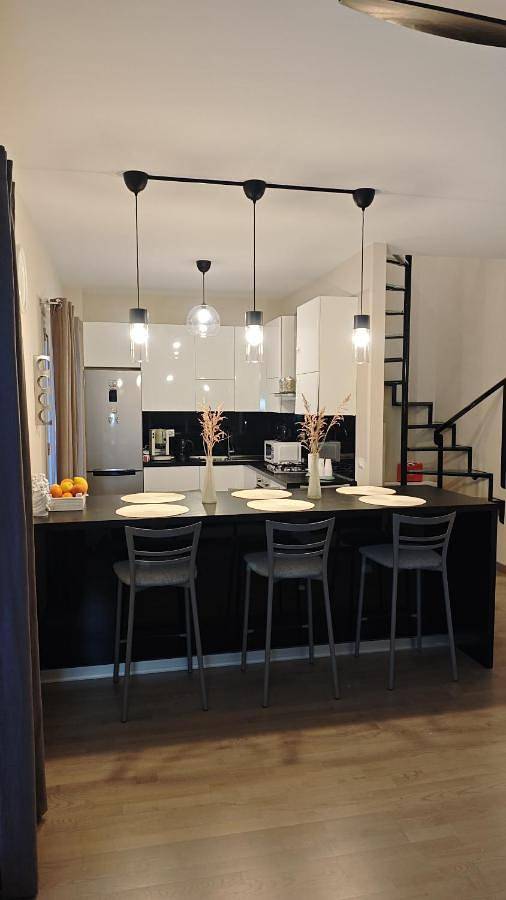 Appartamento per 8 persone, con balcone e panorama a Lascari