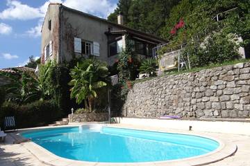 Location de vacances pour 8 personnes, avec jardin à Bordezac