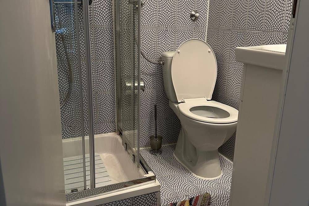 Ganze Wohnung, 1-Zimmer-Ferienwohnung mit Terrasse und Meerblick Novigrad in Novigradsko More, Zadar