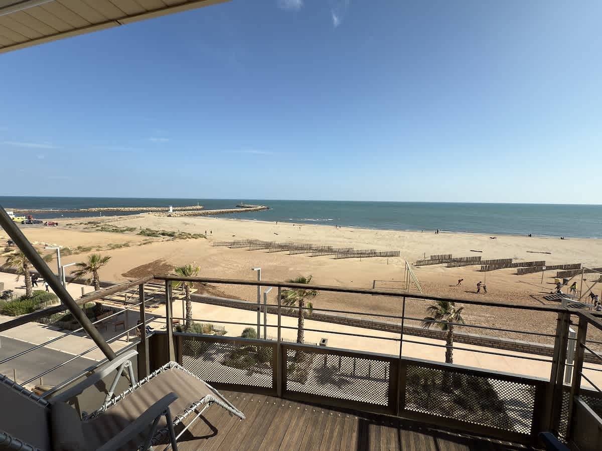 Apartamento entero, Valras’Loc Seafront with Stunning Sea View in Valras-Plage, Costa mediterránea (Francia)