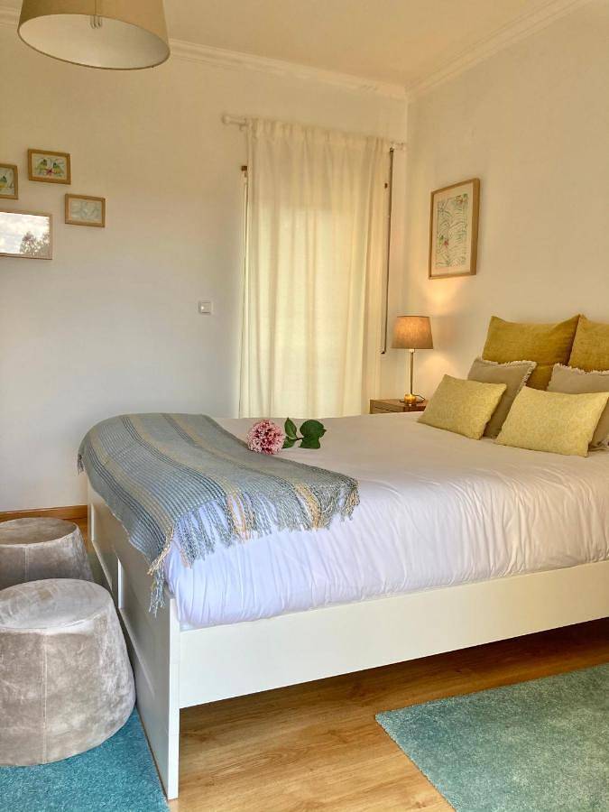 Apartamento de férias inteiro, Suite like Sweet-Refugio tranquilo in São Pedro e Santiago, Distrito de Lisboa