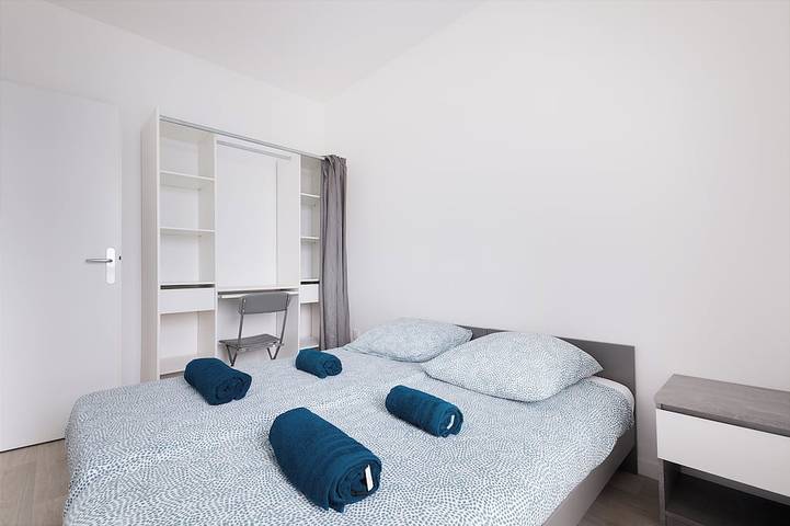 Ganze Wohnung, 20 min to Central Paris - Stade de France at foot -4 bdrs-8 Beds– garage-rooftop in Saint-Denis, Seine-Saint-Denis