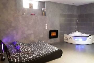 Gîte pour 2 personnes, avec jacuzzi à Baixas