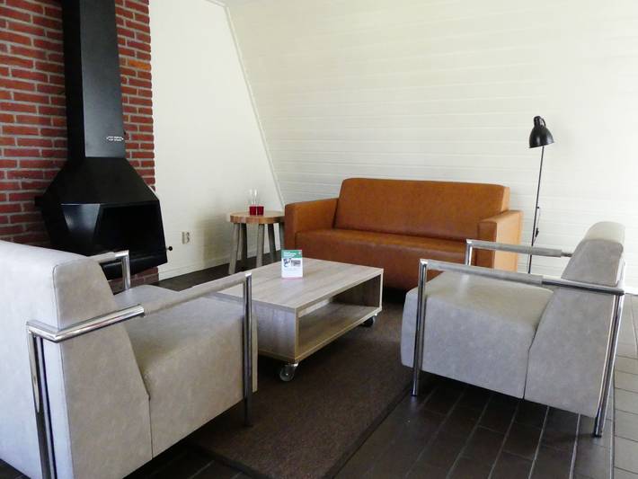Bungalow für 4 Personen, mit Terrasse und Garten sowie Pool