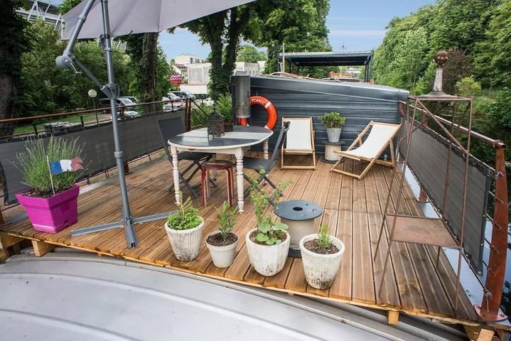 Bateau pour 2 personnes, avec terrasse, animaux acceptés dans 
