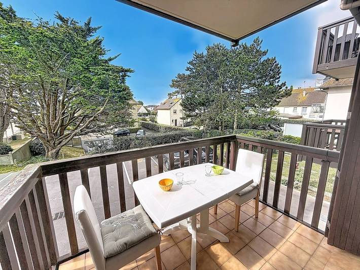 Studio entier, Studio Cabine 4 Pers, Front de Mer, Balcon Sud, Parking Privé, Vélos Inclus, Aucun Animal Autorisé in Merville-Franceville-Plage, Région de Caen