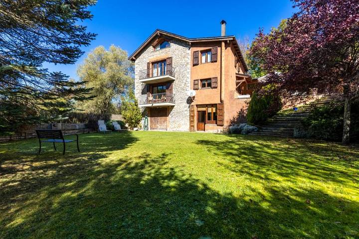 Casa rural para 11 personas, con Balcón y Jacuzzi además de Terraza y Jardín en Bellver de Cerdaña - 3