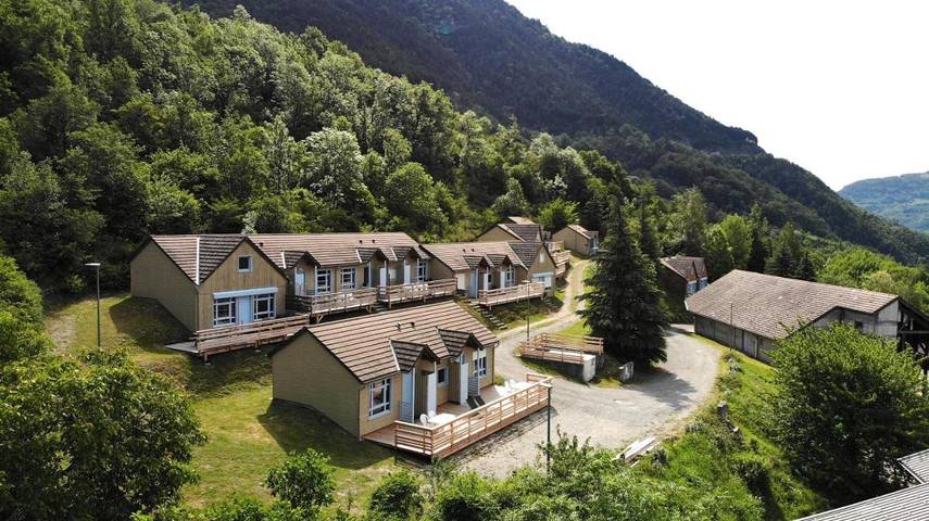 Gîte pour 4 personnes, avec terrasse ainsi que vue et vue sur le lac dans Lac du Sautet - 4