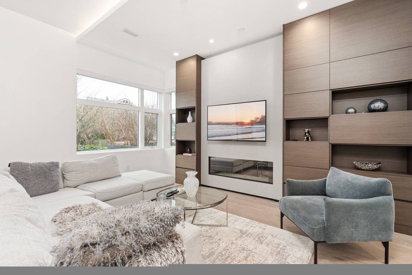 Upscale 4Br Fifa Home | Steps Away to Skytrain in Vancouver, British-Columbia