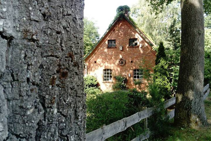 Ferienhaus für 10 Personen, mit Whirlpool und Terrasse sowie Garten und Sauna in Bad Fallingbostel