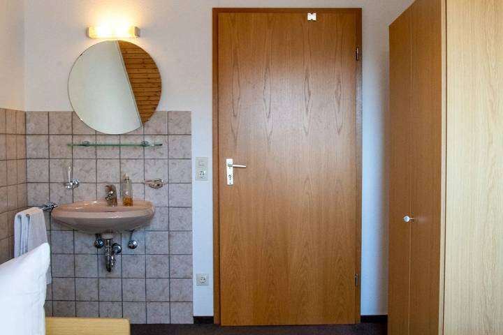 Gasthof - Pension Zur Krone - Einzelzimmer, Etagendusche + Wc in Sigmaringen, Hohenzollern Radweg Etappe 5 Region