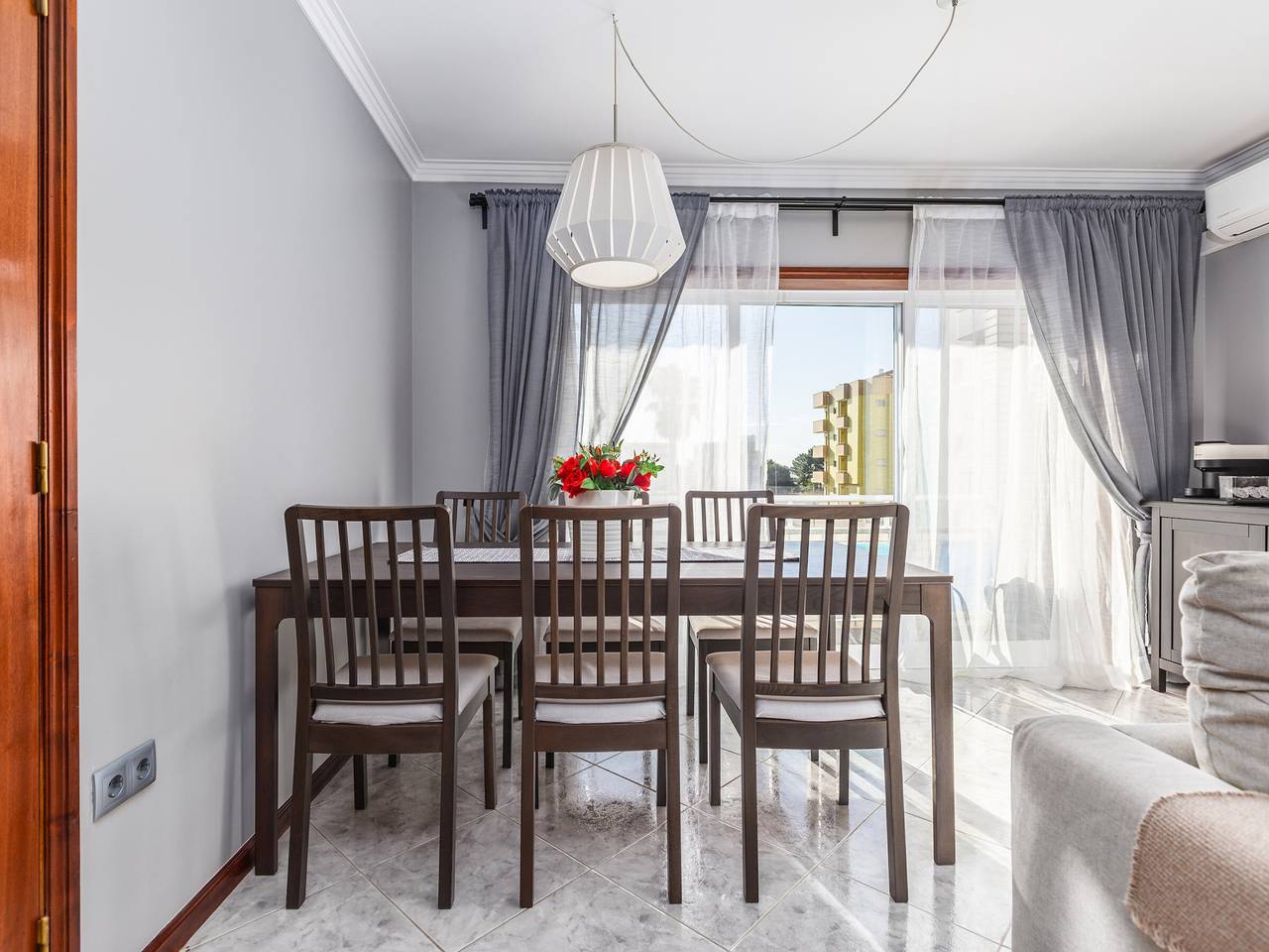 Apartamento entero, Apartamento elegante en Furadouro con estacionamiento y aire acondicionado, cerca de la playa in Furadouro, Ovar