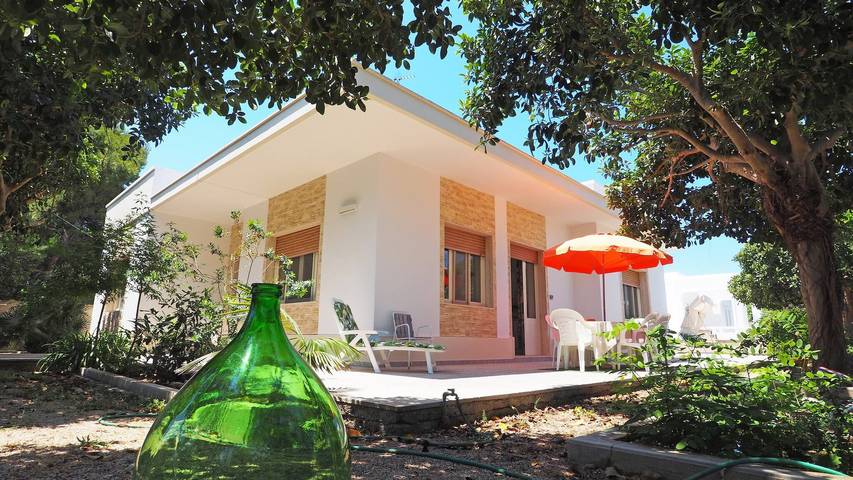 Villa per 9 persone, con terrazza e giardino, con animali domestici a Racale