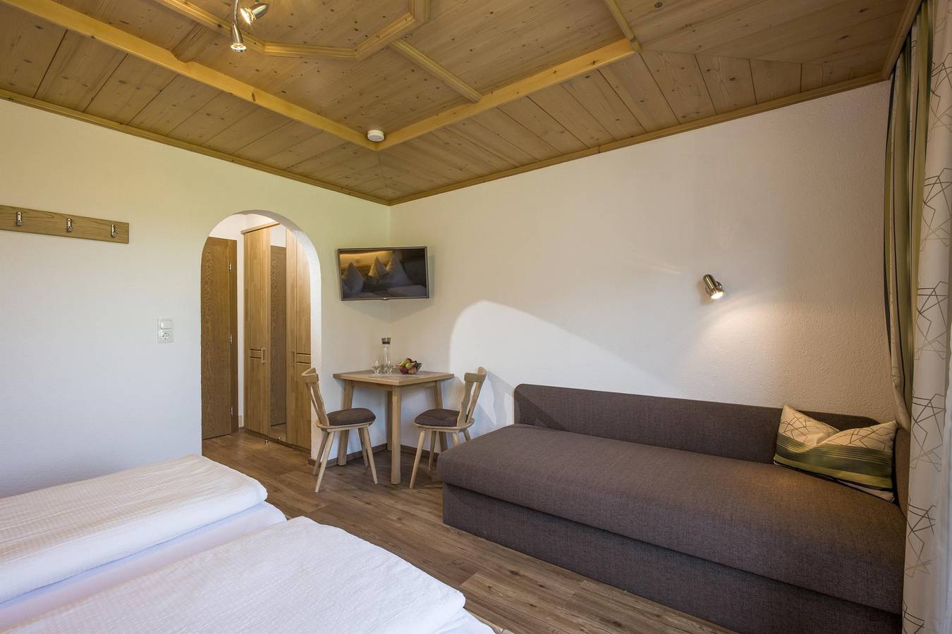 Ganze Ferienwohnung, Dreibettzimmer mit Dusche, Wc in Söll, Kitzbüheler Alpen