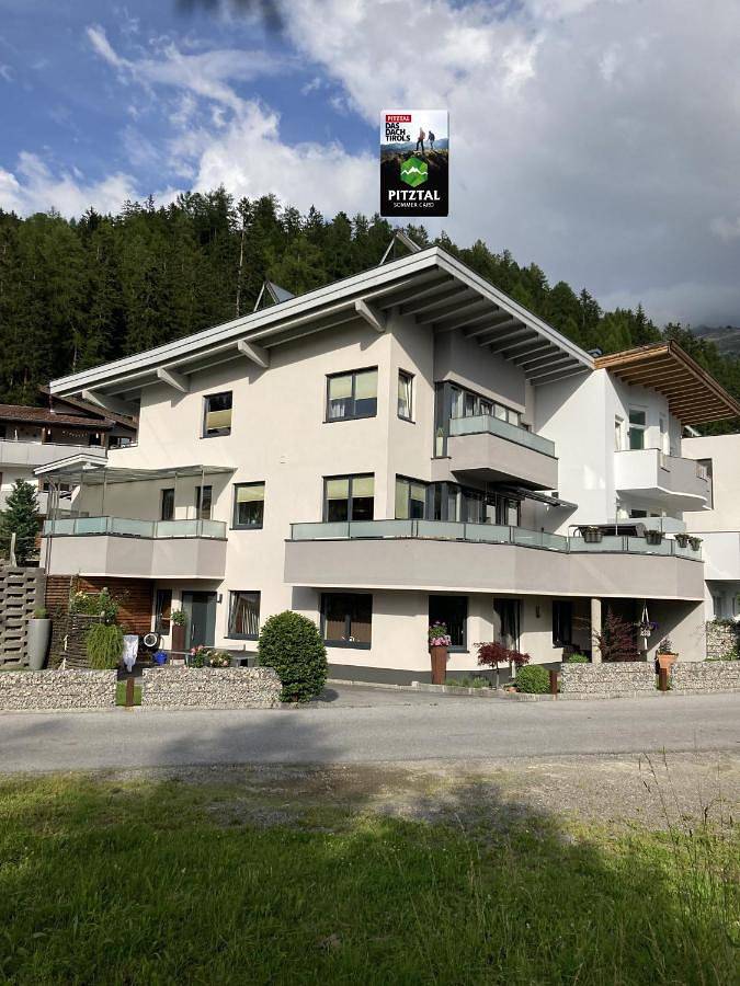 Vakantiewoning voor 5 personen, with uitzicht and sauna as well as tuin and uitzicht op het meer in Jerzens