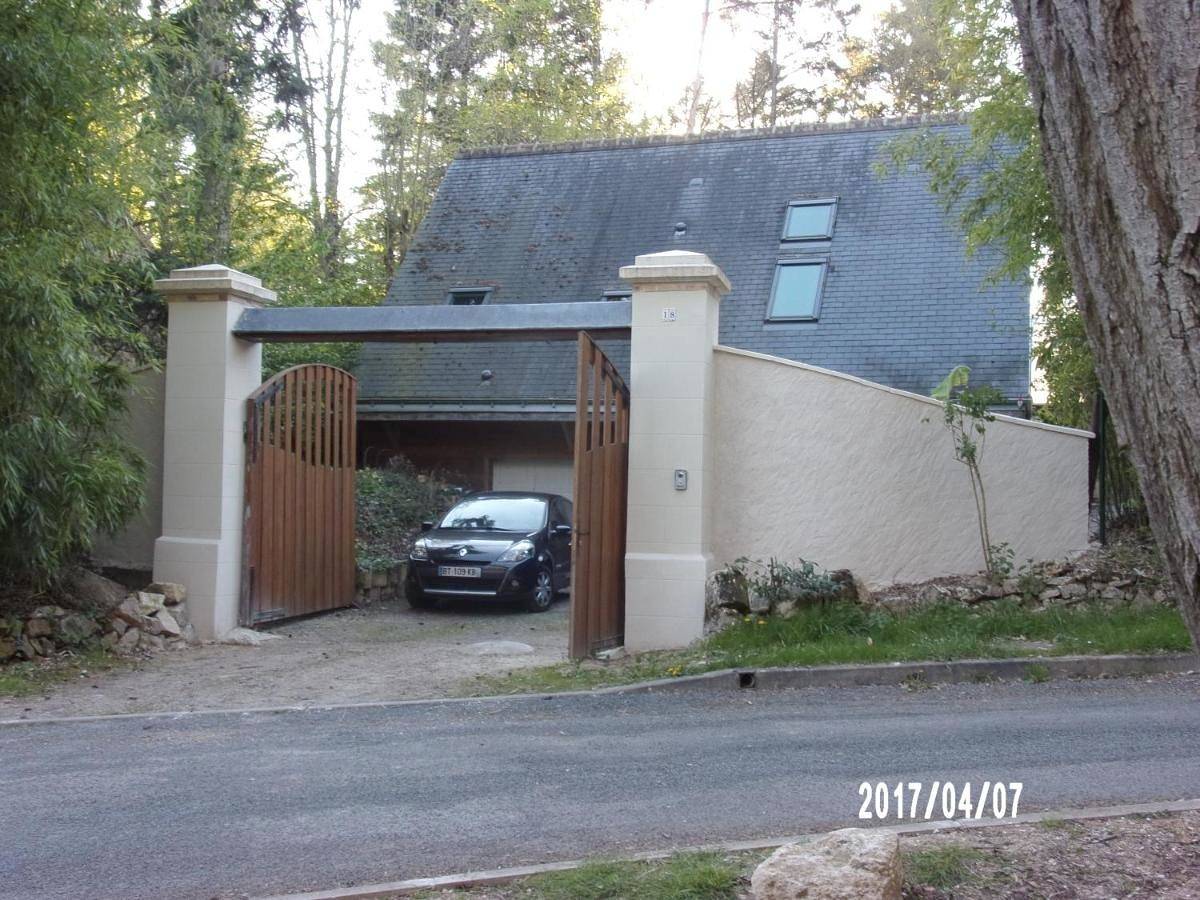 Two-Bedroom House in Rochecorbon, Région de Tours