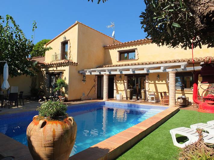 Villa pour 8 personnes, avec terrasse et jardin - 1