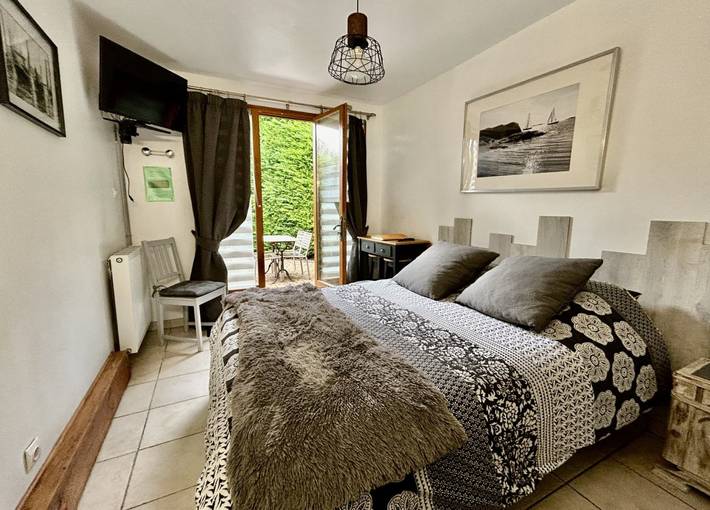 Chambre d’hôte pour 2 personnes, avec Jacuzzi et Terrasse ainsi que Jardin et Piscine en France - 4