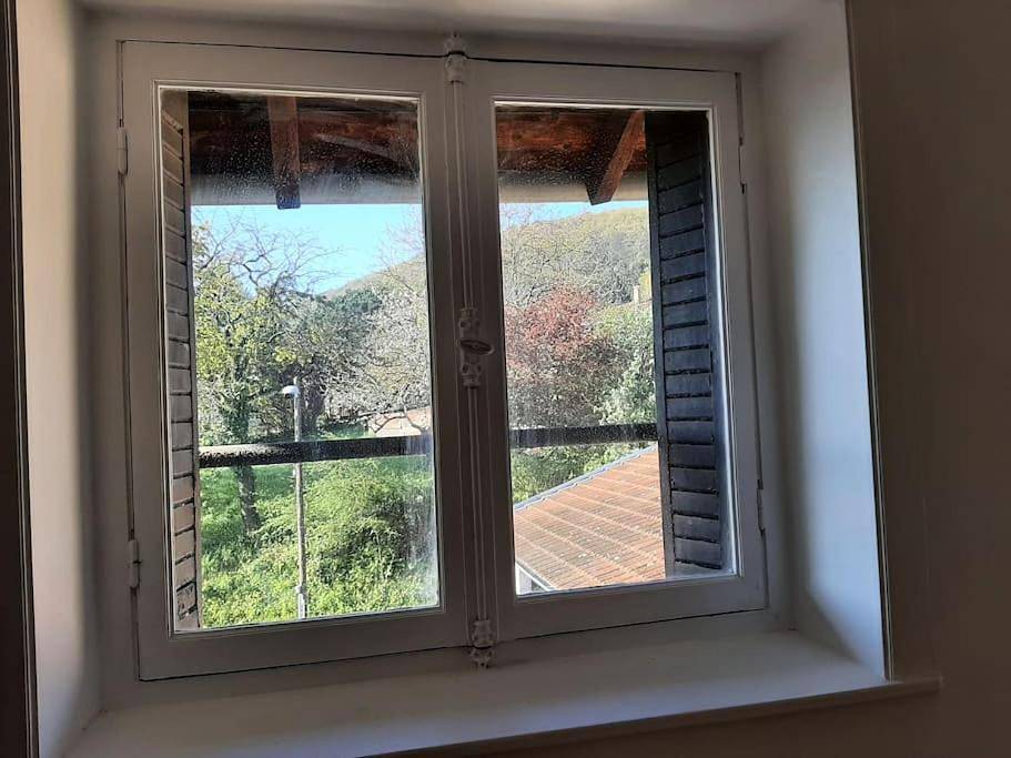 Appartement entier, Two-Bedroom Apartment in Albigny-sur-Saône, Lyon et ses environs