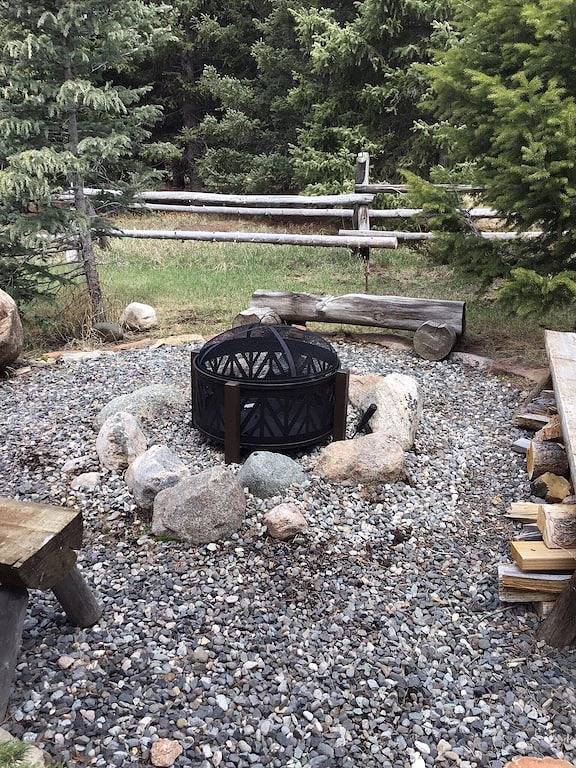 Yellowstone Base Camp- Cabin located on the Chief Joseph Highway in Cody (WY), Absaroka Range