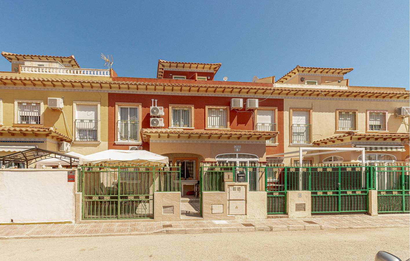 Appartement confortable près du centre-ville avec piscine et terrasse in Torrevieja, Costa Blanca
