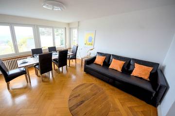Ferienwohnung für 6 Personen, mit Whirlpool und Balkon sowie Garten in Zürich