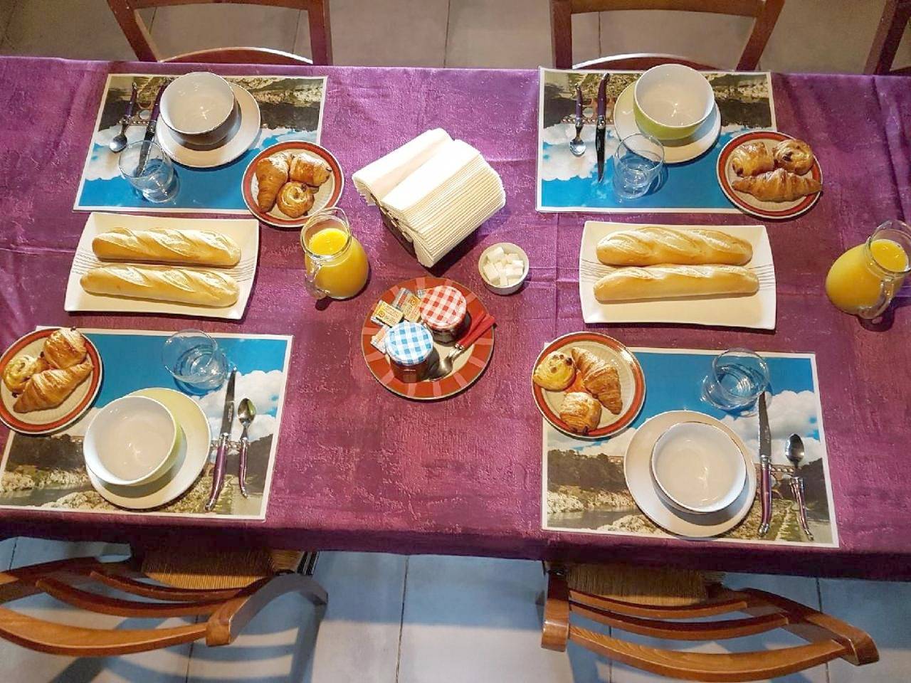 Classic Double Room in Remoulins, Région de Nîmes