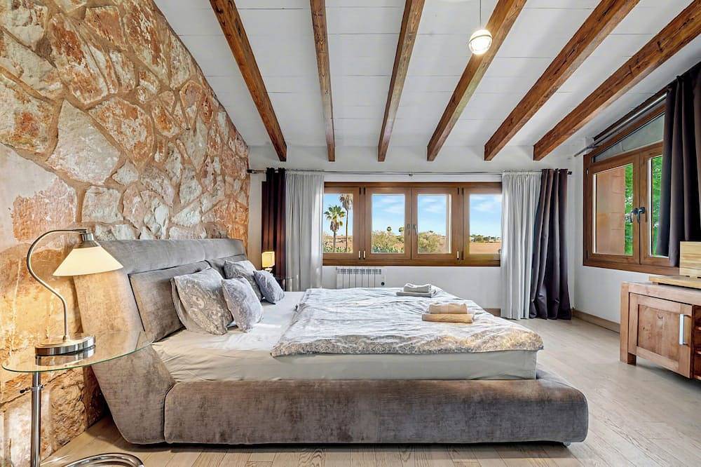 Villa Angela: Mediterrane Ruhe mit Pool nahe dem Strand Es Trenc in Es Trenc, Campos