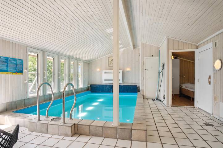 Feriehus for 10 personer, med jacuzzi og sauna såvel som have og terrasse, husdyr tilladt - 1