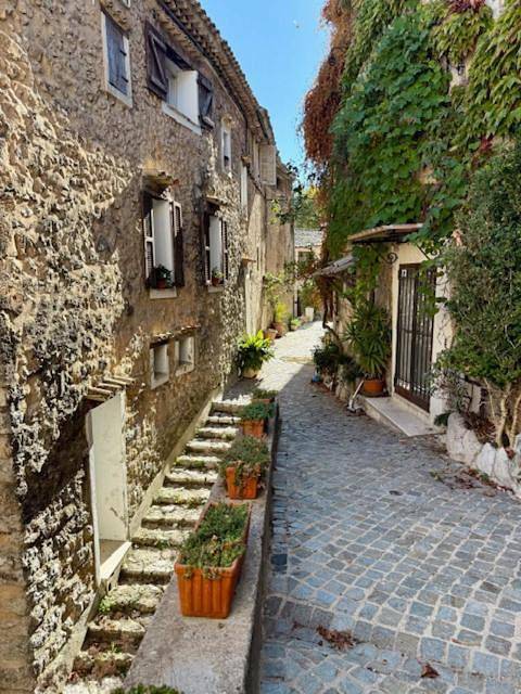 Gîte pour 2 personnes, avec jardin ainsi que vue et terrasse, animaux acceptés à Bézaudun-les-Alpes - 3