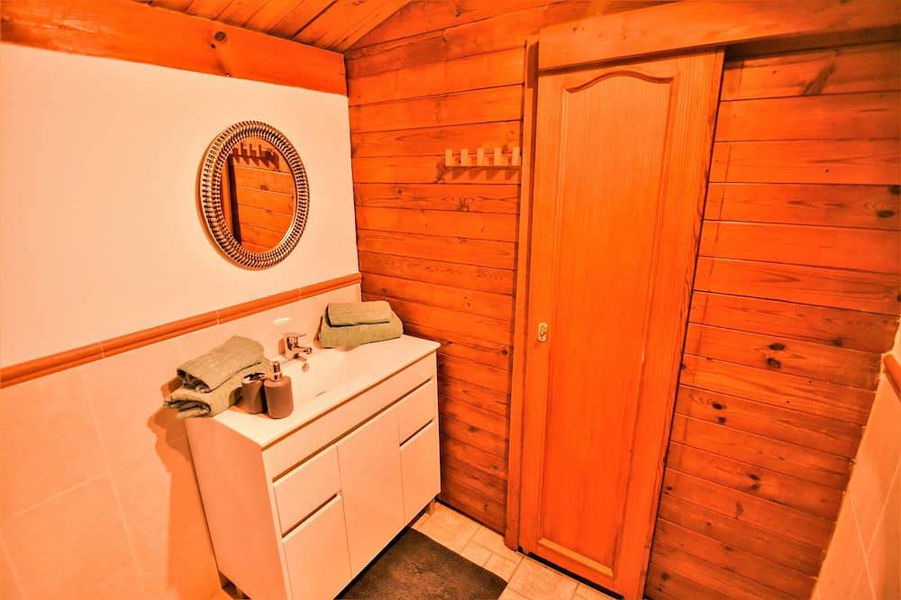 Schöne Holzhütte mit Pool ideal für einen romantischen Rückzugsort in Monda, Sierra de las Nieves