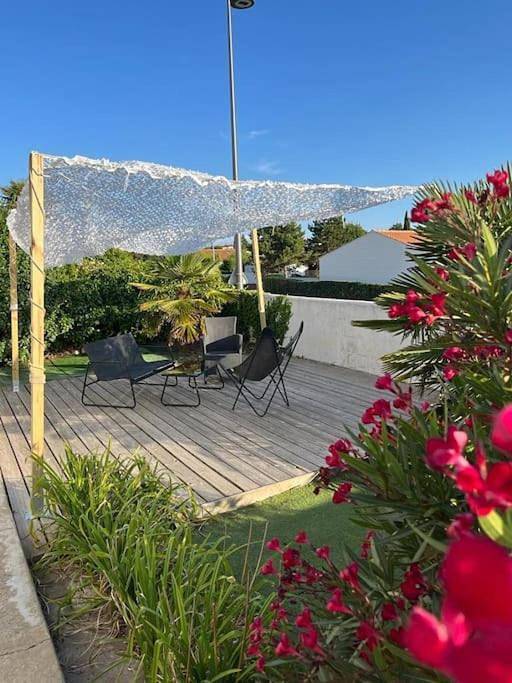 Location de vacances pour 6 personnes, avec piscine et terrasse à L'Houmeau - 3