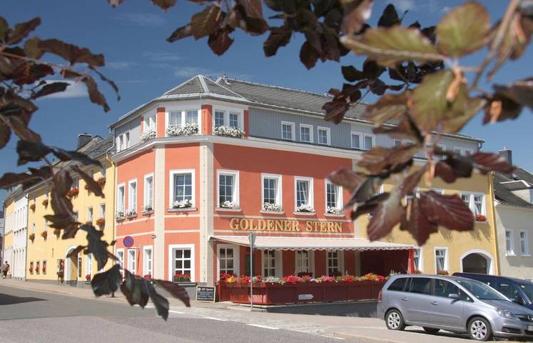 Hotel, mit Terrasse und Garten sowie Sauna und Ausblick in Frauenstein