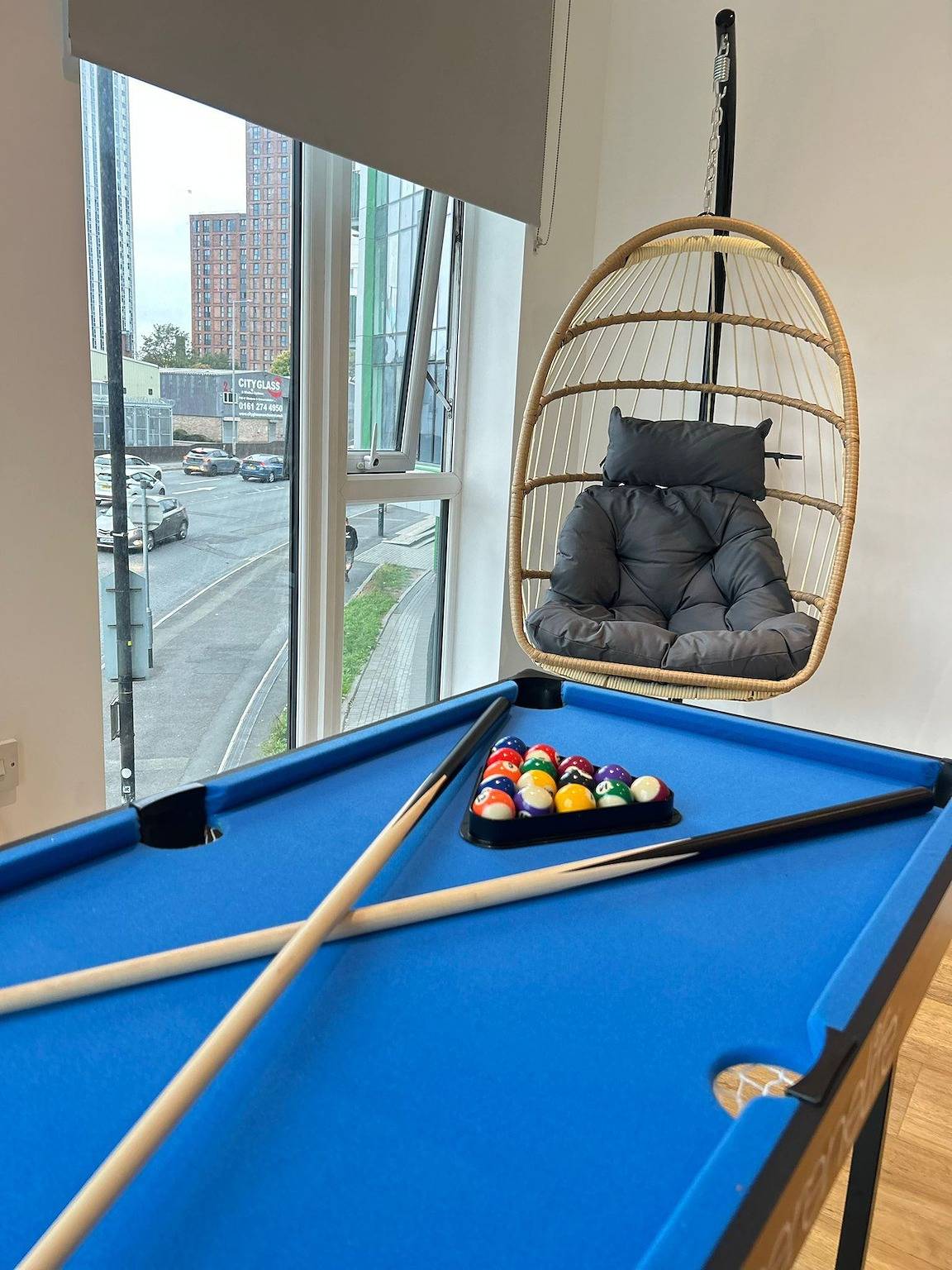 Entire holiday apartment, City Apartment-Gym-Terrace-Games Room-Free Parking in Manchester, Greater Manchester