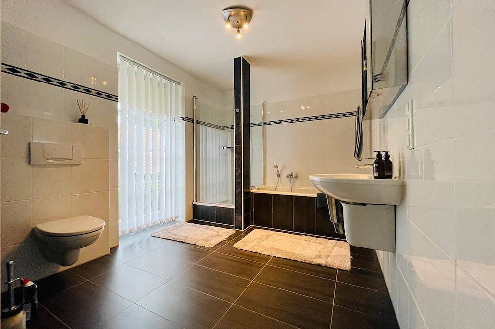 Ganze Wohnung, Traumhafte Ferienwohnung am Rande der Lüneburger Heide im Celler Land in Adelheidsdorf, Aller-Leine-Tal