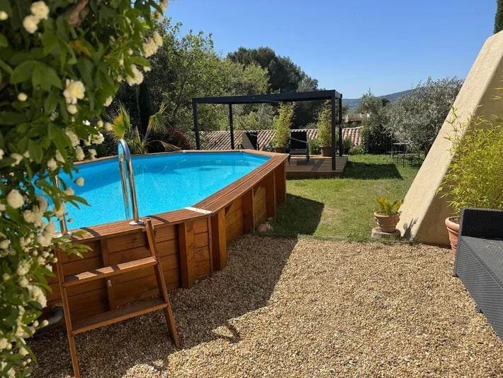 Maison d’hôte pour 4 personnes, avec jardin ainsi que vue et piscine - 1