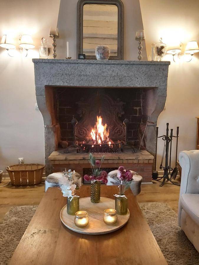 Chambre d’hôte pour 2 personnes, avec terrasse et piscine ainsi que vue et jardin dans Montbrison - 4
