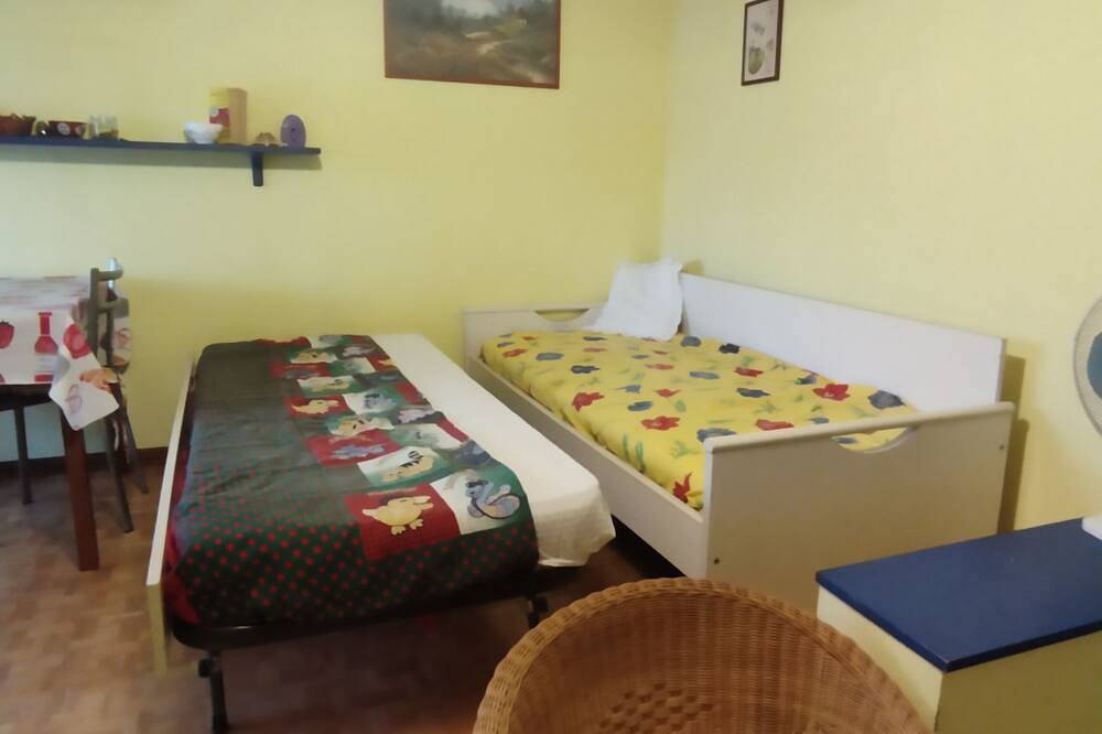 Schöne Wohnung im touristischen Dorf \"Rio Claro 1\" in Fondi, Pontinische Ebene