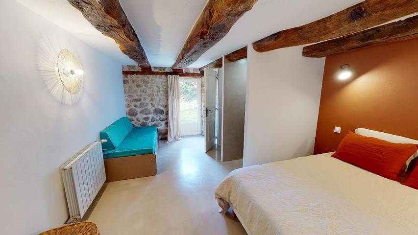 Chambre d’hôte pour 2 personnes, avec piscine ainsi que vue et jardin, animaux acceptés en Corrèze - 4