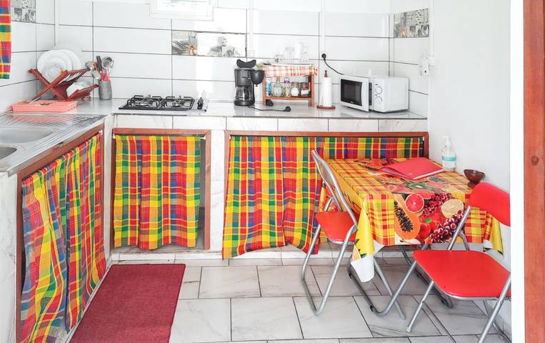 Location de vacances pour 2 personnes, avec jardin et terrasse à Capesterre-Belle-Eau - 4