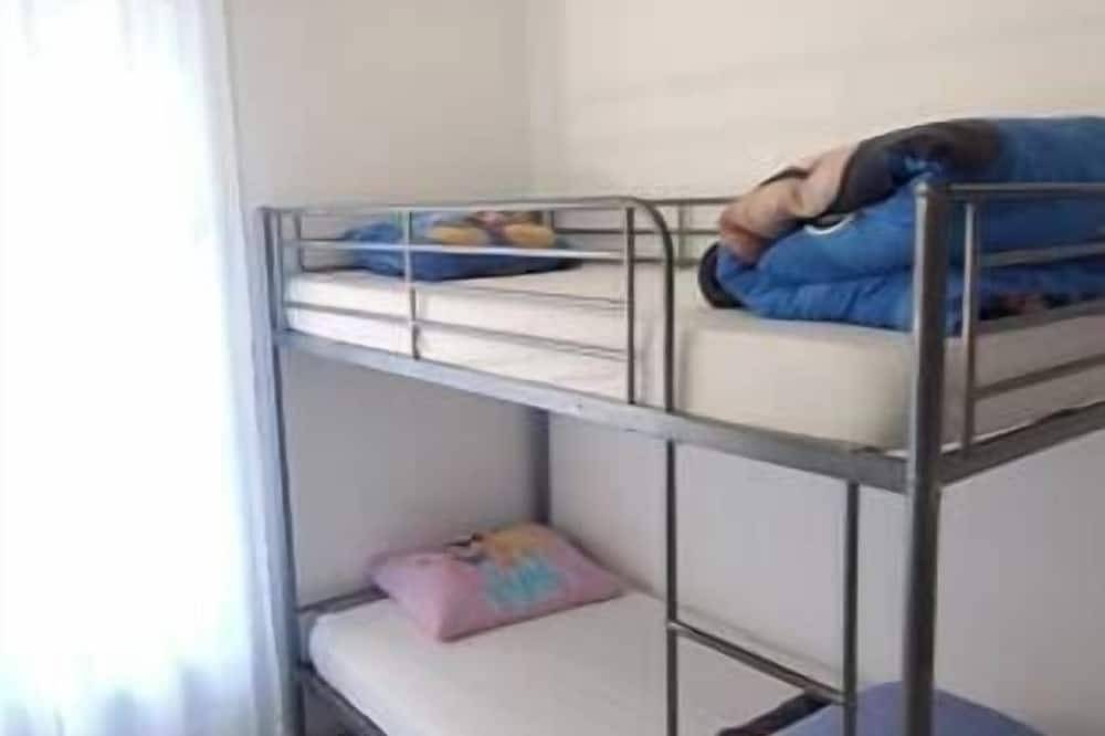 Ganze Wohnung, Appt 8 P, parkings, Disney direct, Vallée Village in Serris, Seine-et-Marne