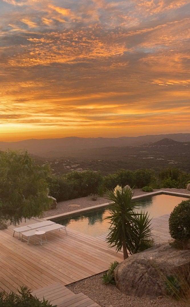 Gîte pour 2 personnes, avec Terrasse ainsi que Jardin et Piscine en Corse-du-Sud