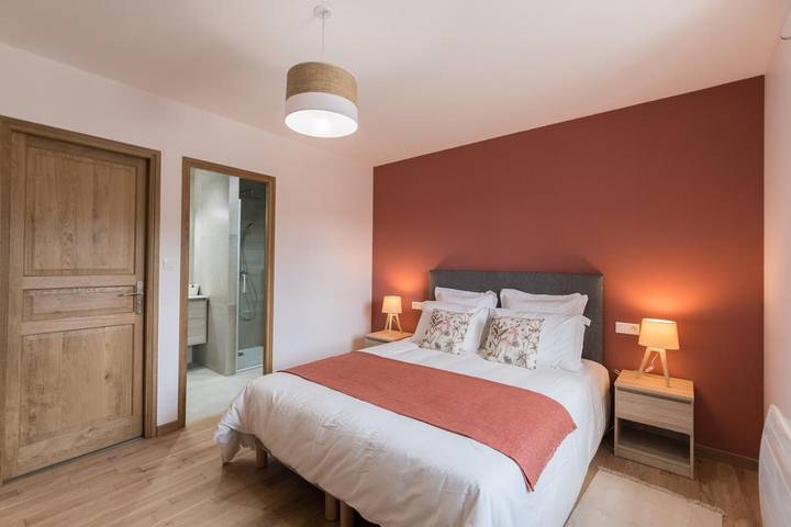 Gîte pour 2 personnes, avec Terrasse et Jacuzzi ainsi que Jardin et Vue à Le Vast