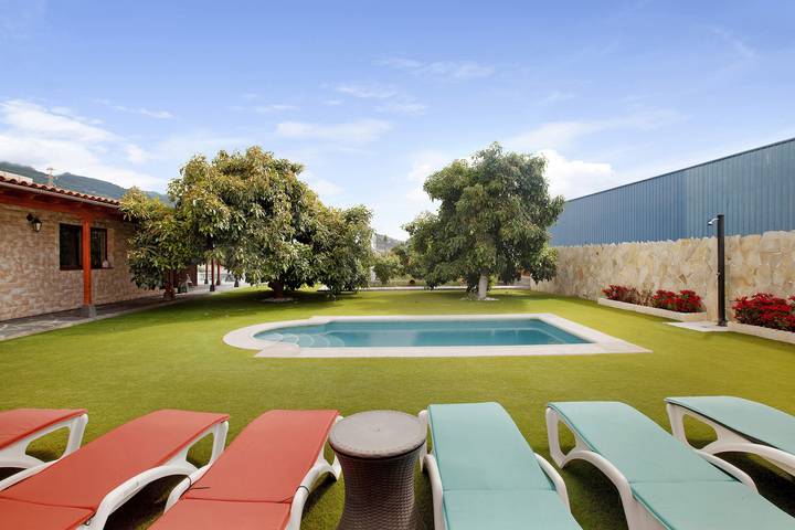 Haustierfreundliche Villa Norte, 2 Häuser mit Pool, Meerblick und Garten in Barrio de San Juan, La Victoria de Acentejo